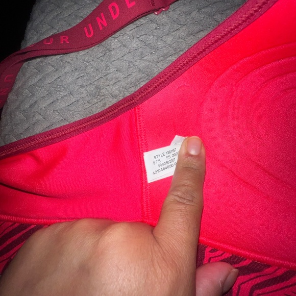 Under Armour Women's Red Sports Bra - Picture 6 of 6